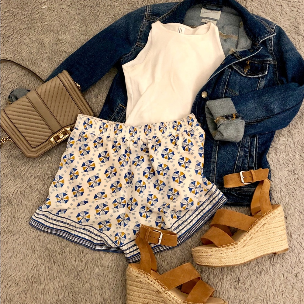 BCBGMaxAzria Blue and White Patterned Shorts XS